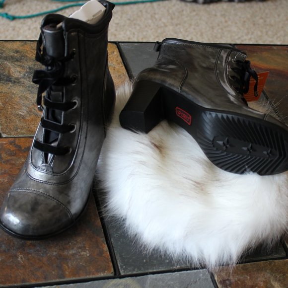 NWT - SPORTO Lace Up Ankle Boot, size 6M - Picture 7 of 8